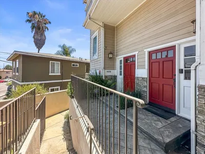 1410 Anaheim St photo 2