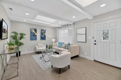 36623 Ruschin Drive photo 2