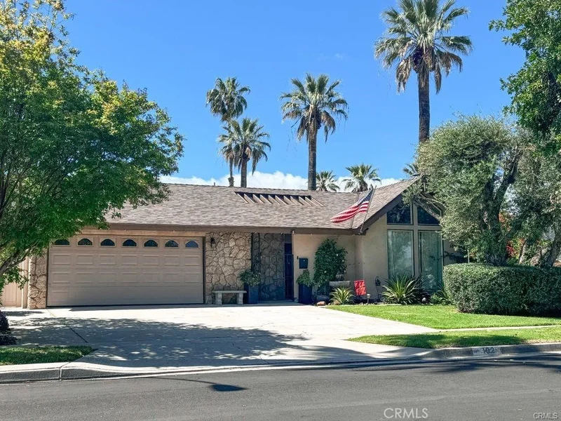 102 E Crestview, Corona, CA 92879