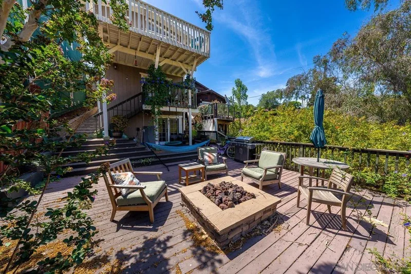 1545 Gregory St.