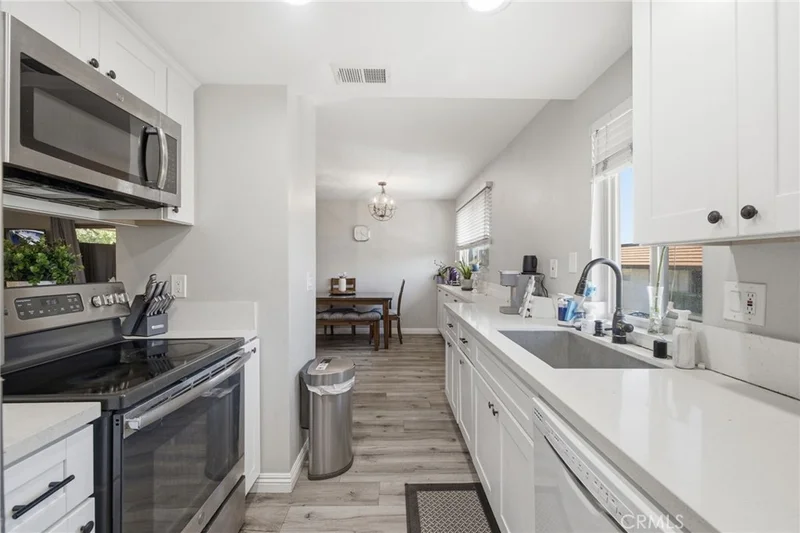 901 N Citrus 16