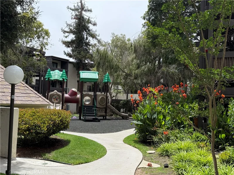 7740 Redlands G3091 photo 2
