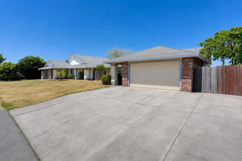 Photo 2 of 7913 Cottonleaf Way