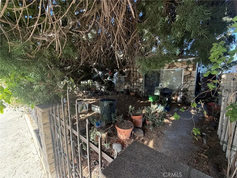5123 Cahuenga Boulevard photo 2