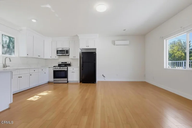 416 Sinclair Avenue A photo 2