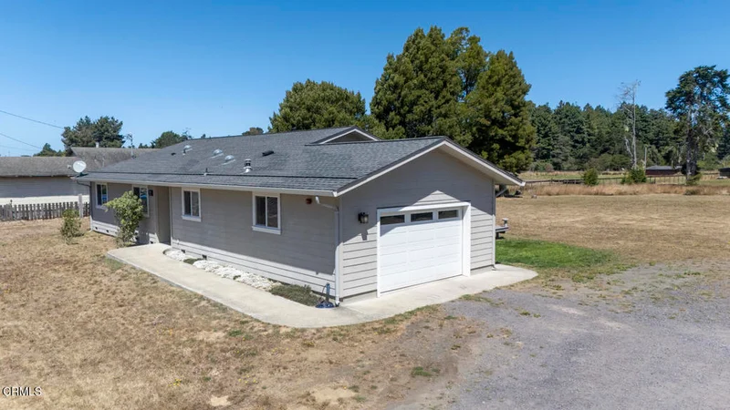 Photo 2 of 31540 Fort Bragg-Sherwood Road