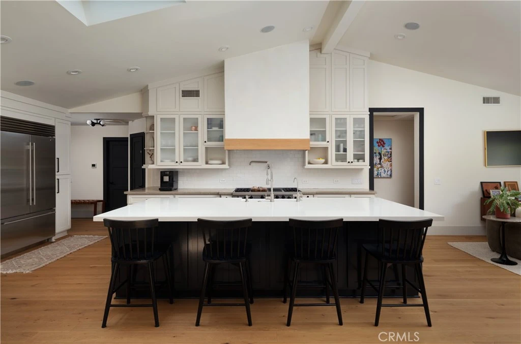 Interior 4