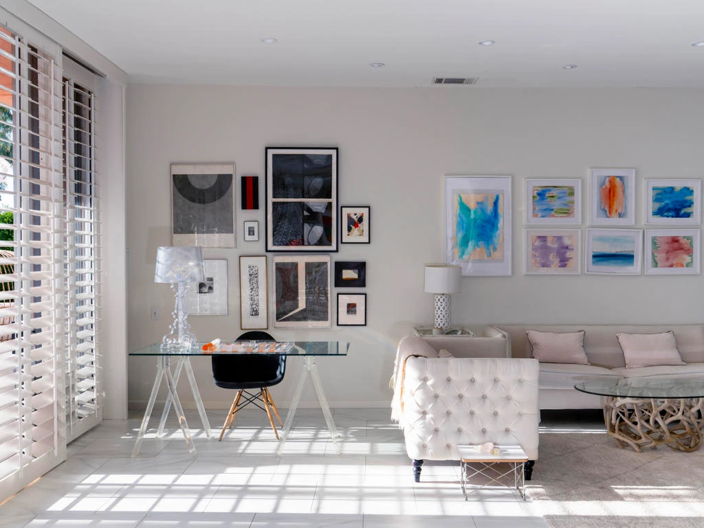 Interior 4