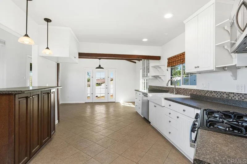 835 Barsby St Main House photo 2