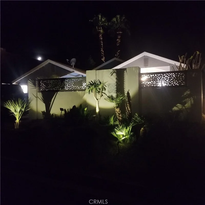 Photo 2 of 54925 Avenida Alvarado