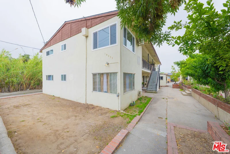 10043 Haines Canyon Avenue F
