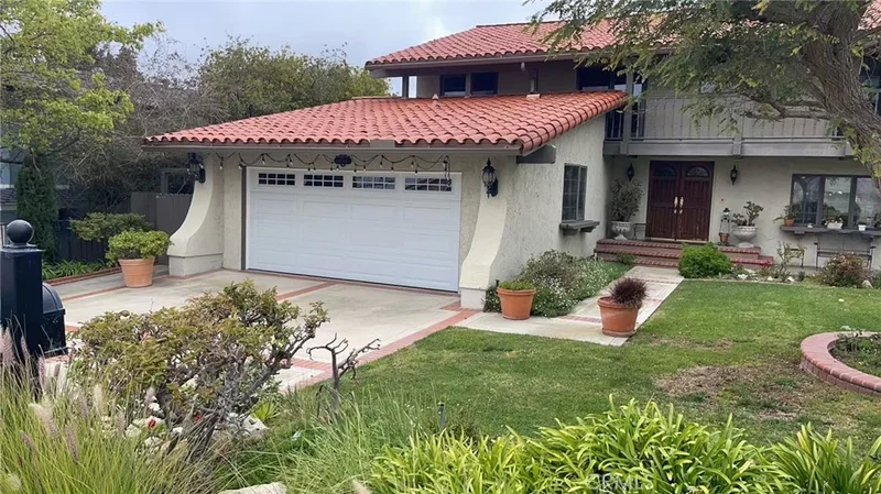 6747 Verde Ridge