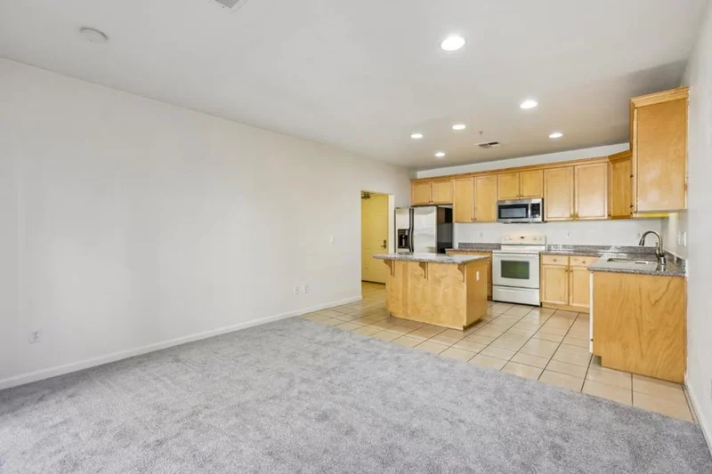 88 N Jackson Avenue 210 photo 2