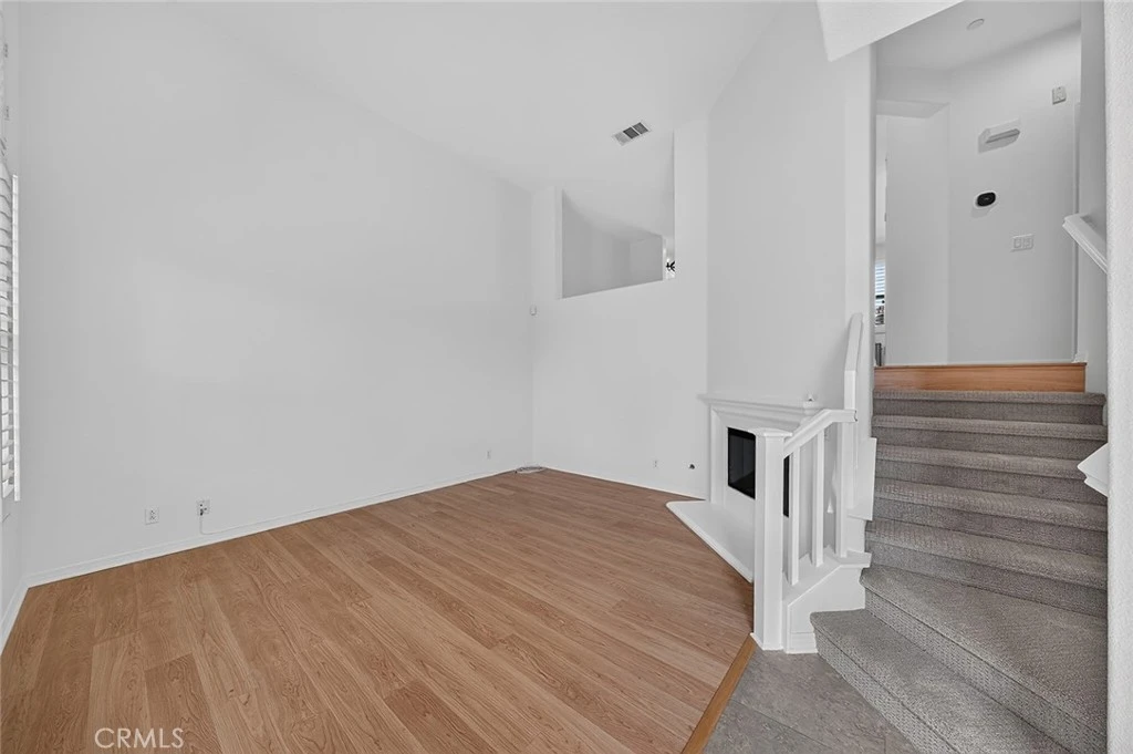 Interior 4