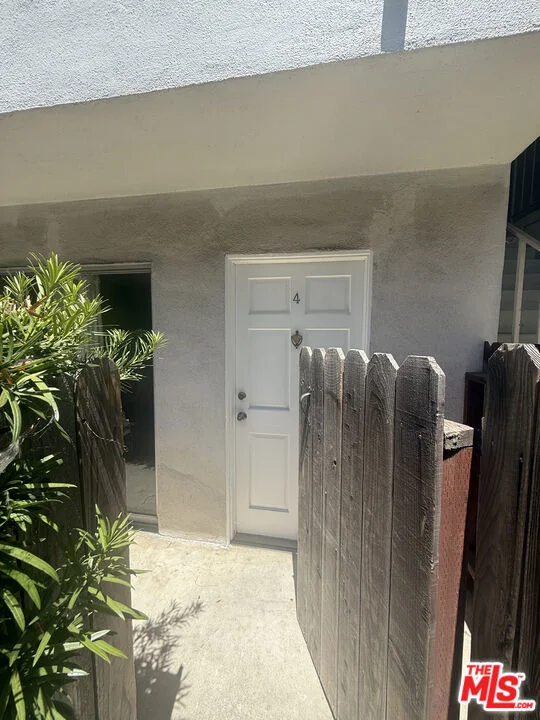 1678 Federal Avenue 4 photo 2