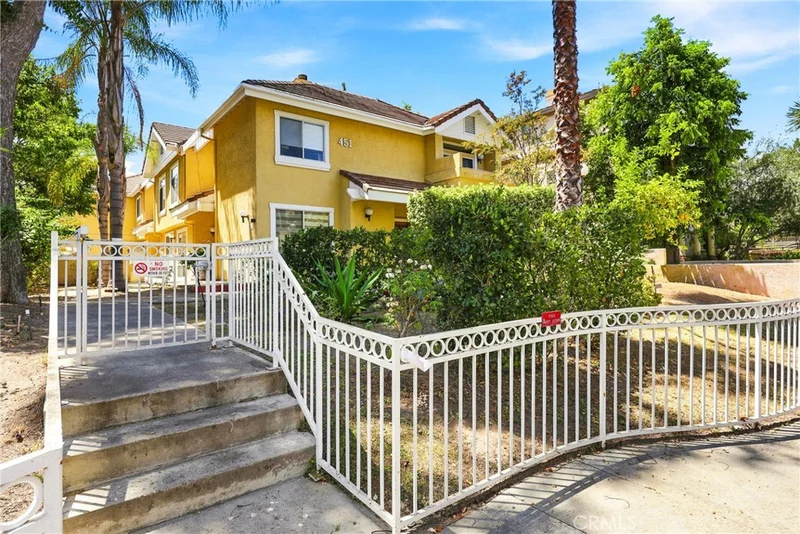 451 S Oakland Avenue 2, Pasadena, CA 91101