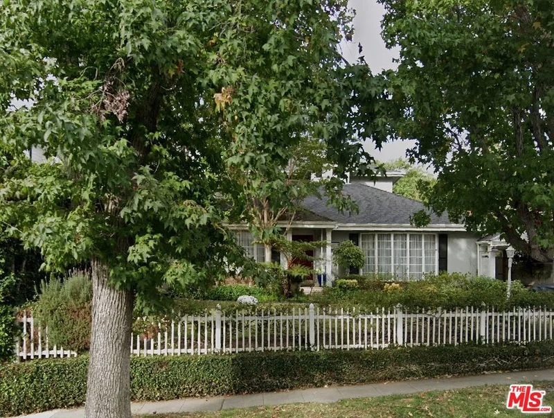 4175 Hazeltine Avenue, Los Angeles, CA 91423