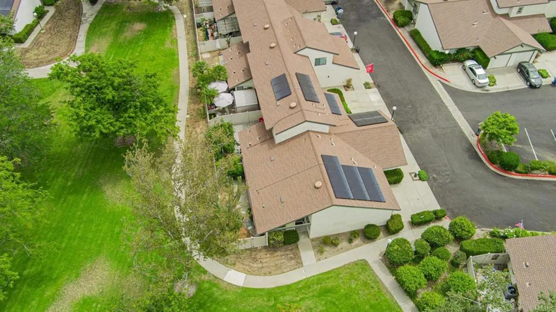 261 Parkside photo 2