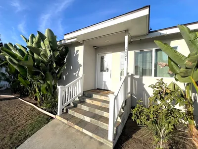 6628 N Golden West