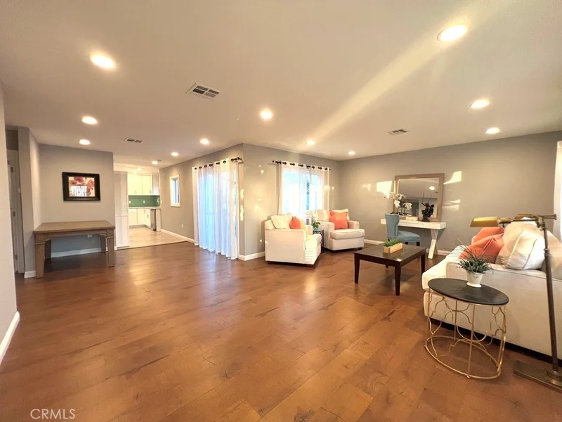 6628 N Golden West photo 2