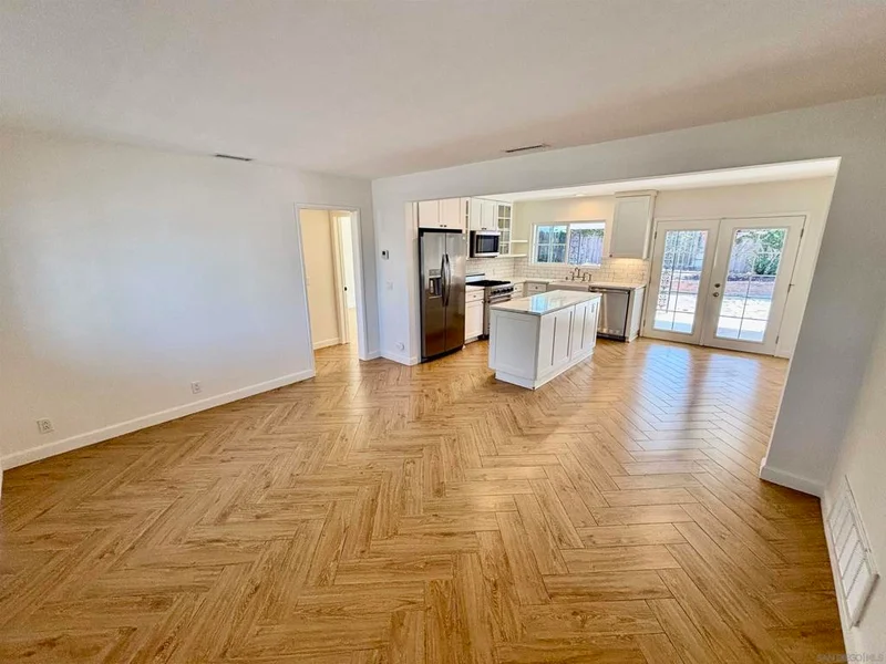 Photo 2 of 4609 Dauer Ave