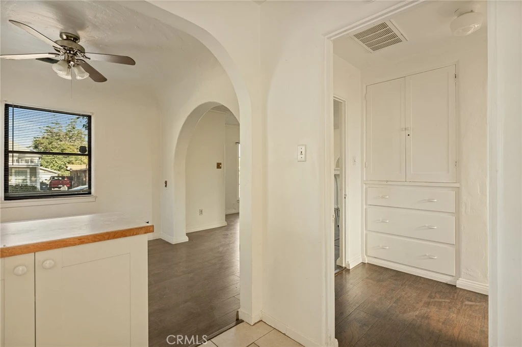 Interior 4