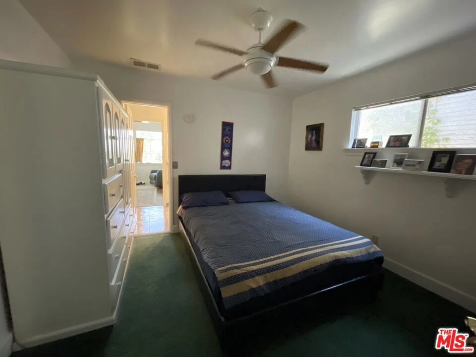 Interior 4