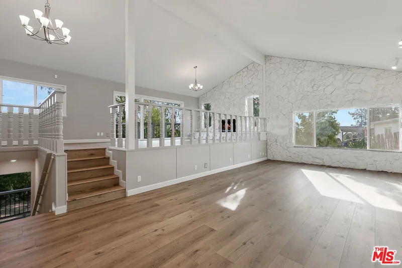 23937 Jensen Drive photo 2