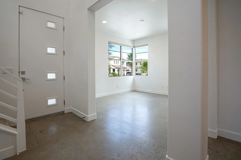 Interior 4
