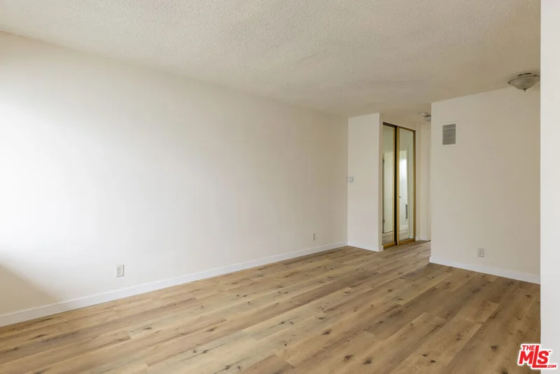 1295 FEDERAL Avenue 14
