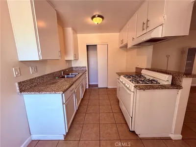 3300 W Orange Avenue 6 photo 2