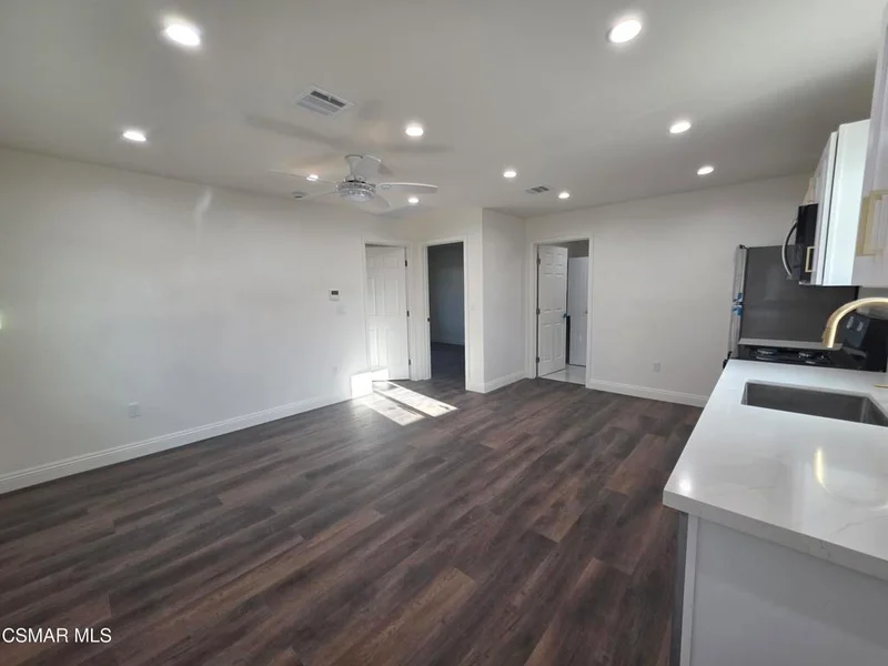 22158 Eccles Street photo 2