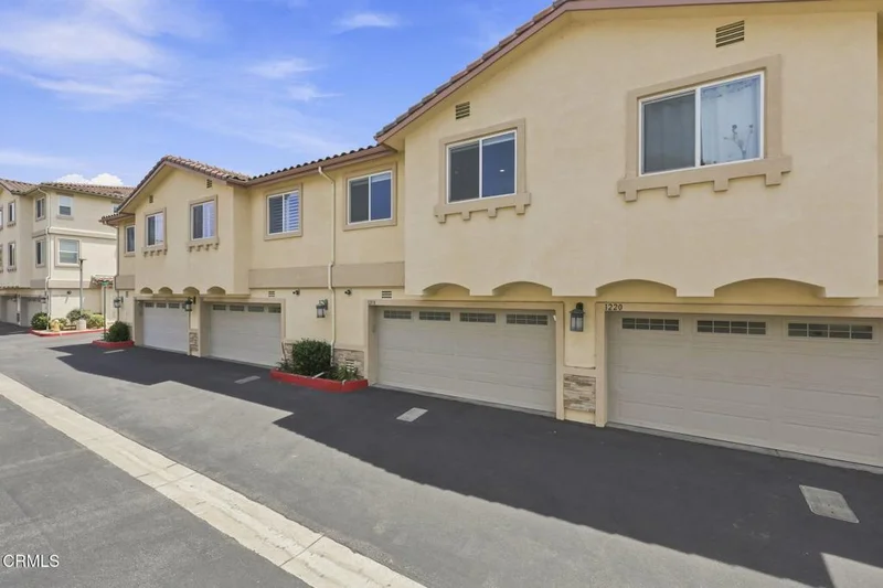 Photo 2 of 1218 Vista Heights Court