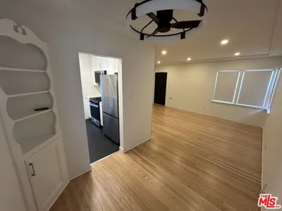 10574 Ayres Avenue photo 2