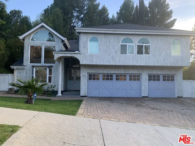 18162 Sweet Elm Drive photo 2