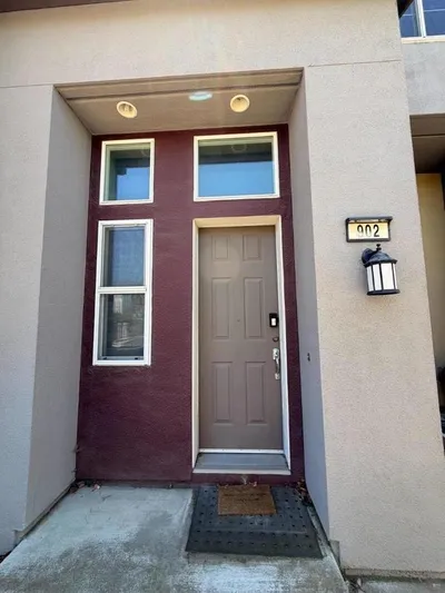 902 Lake Street