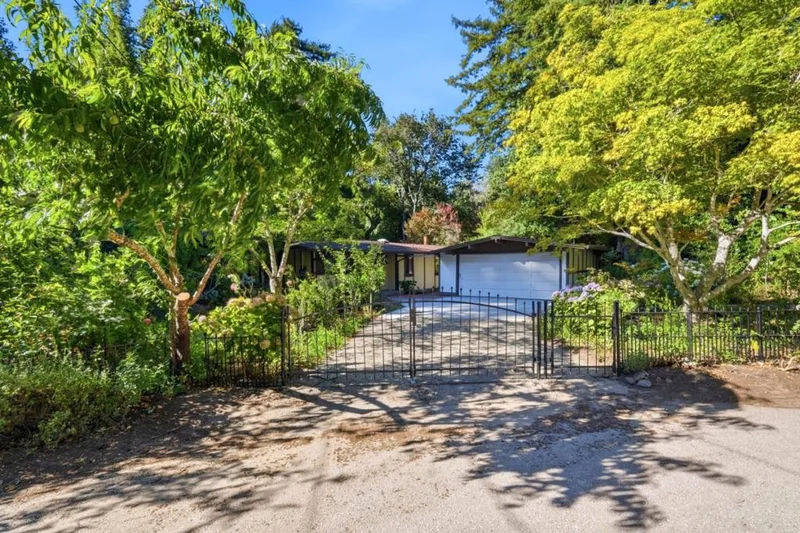 Photo 2 of 110 Maywood Drive
