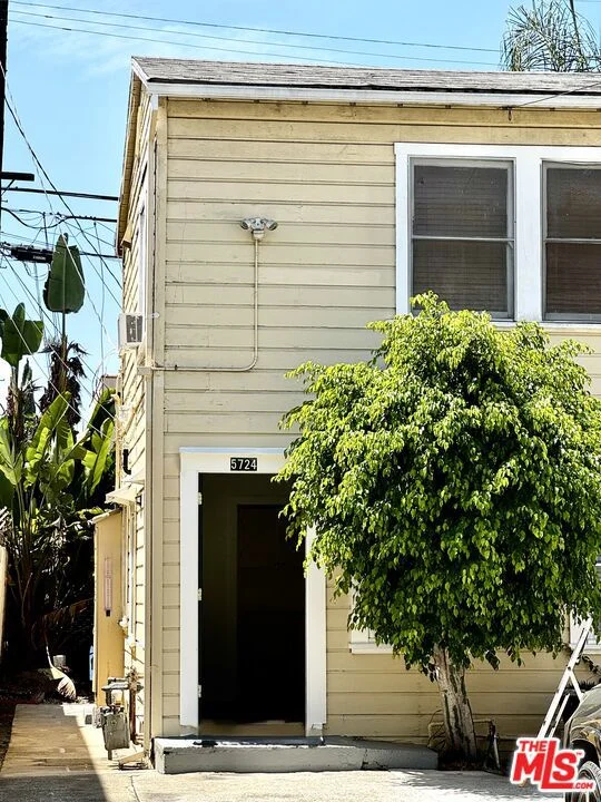 5724 La Mirada Avenue