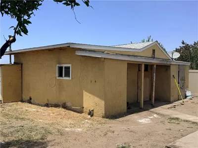 7990 Pedley photo 2
