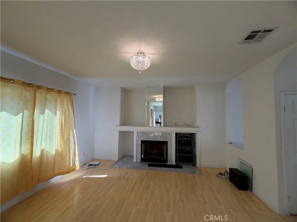 Interior 4
