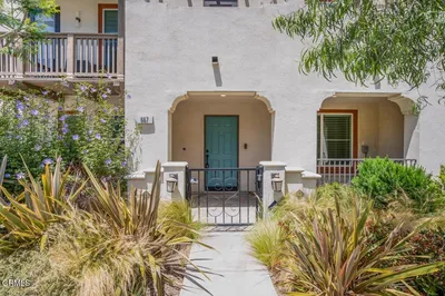 667 Pedro Street photo 2