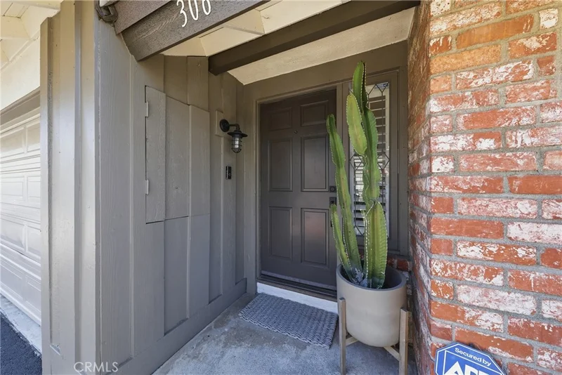 Photo 2 of 306 Campbell Lane