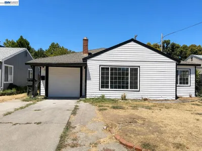 5250 Standish Rd photo 2