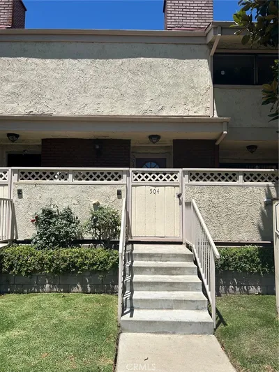 19451 Sherman Way 504