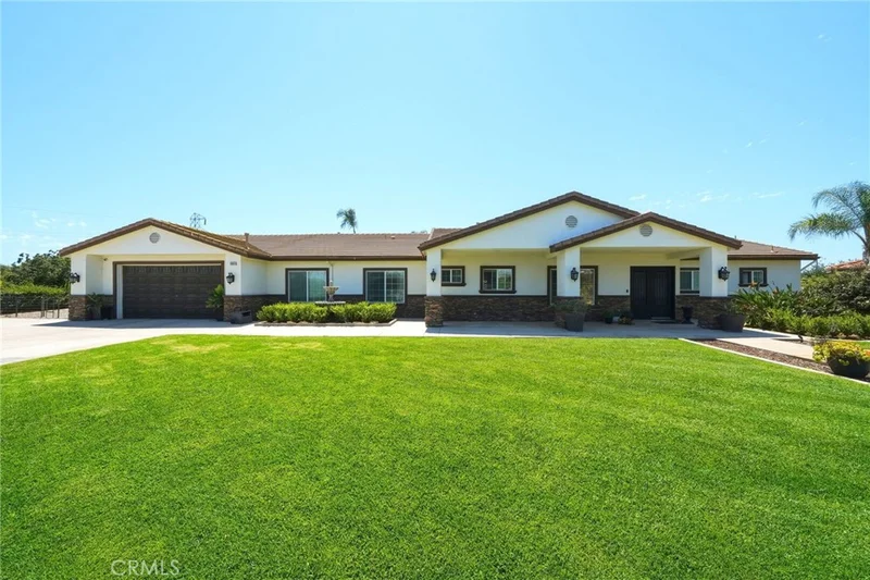 5685 Oak Tree Cir