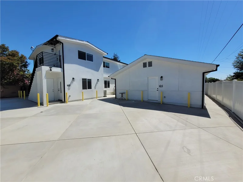 8323 Quartz Avenue 1/2