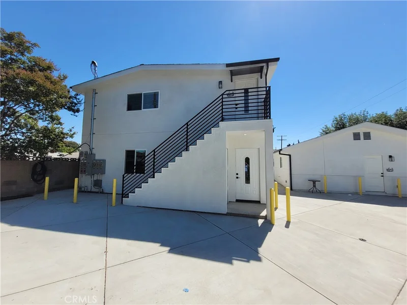 8323 Quartz Avenue 1/2 photo 2