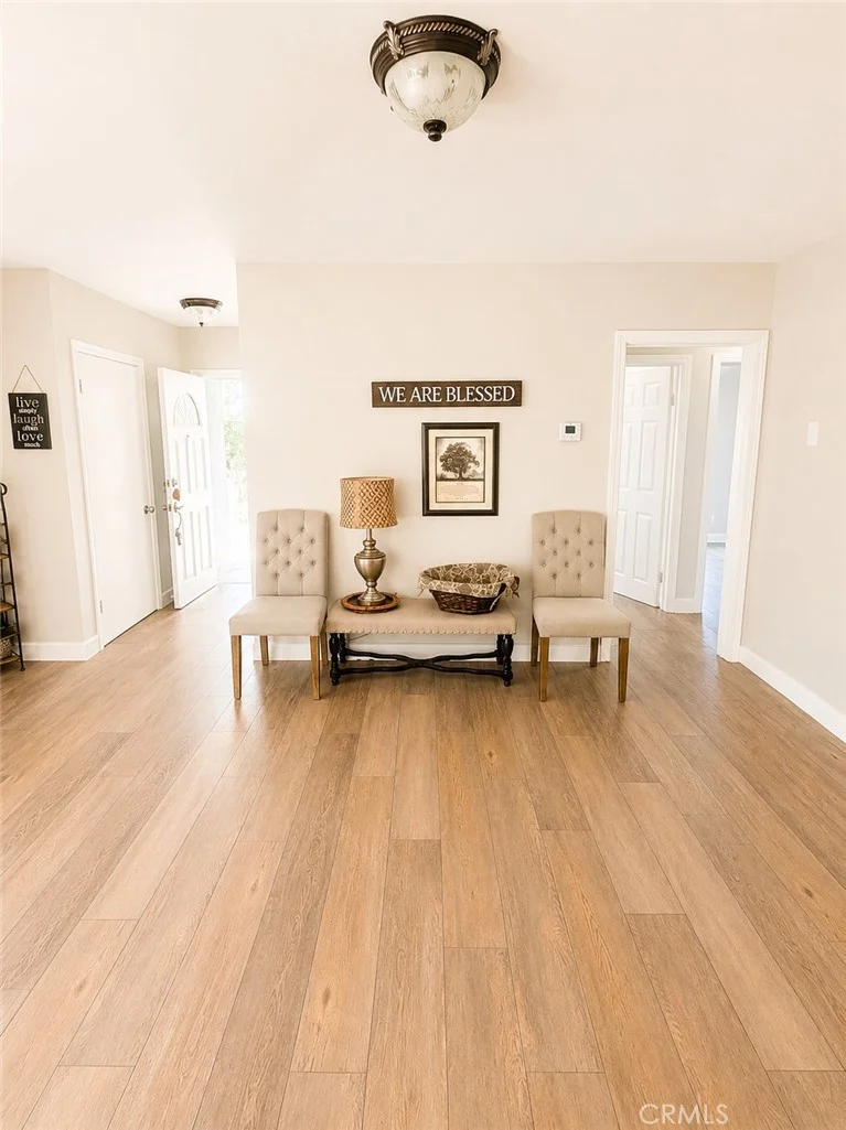 11611 Wixom photo 2