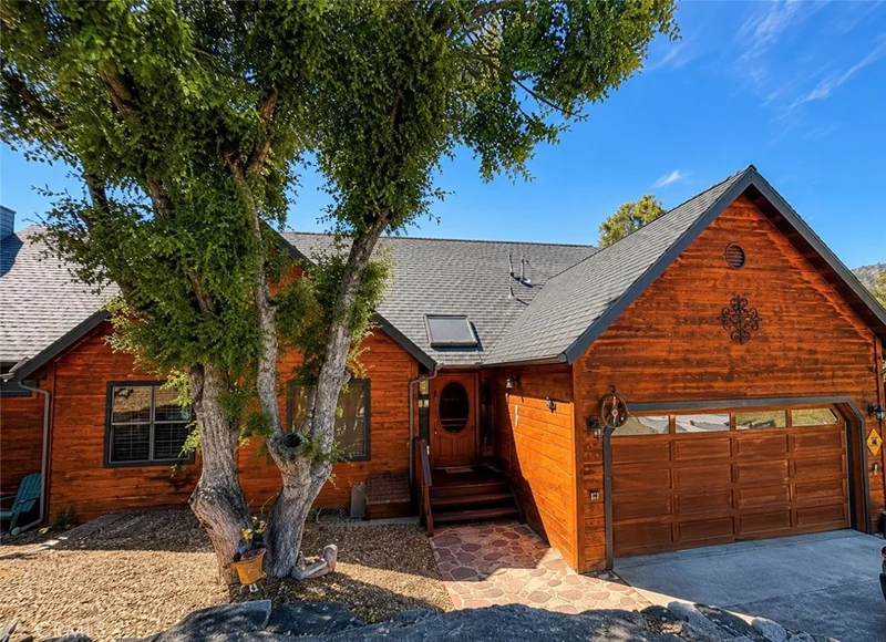 Photo 2 of 2205 Freeman Drive