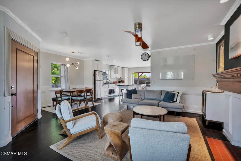3870 Clark Avenue photo 2
